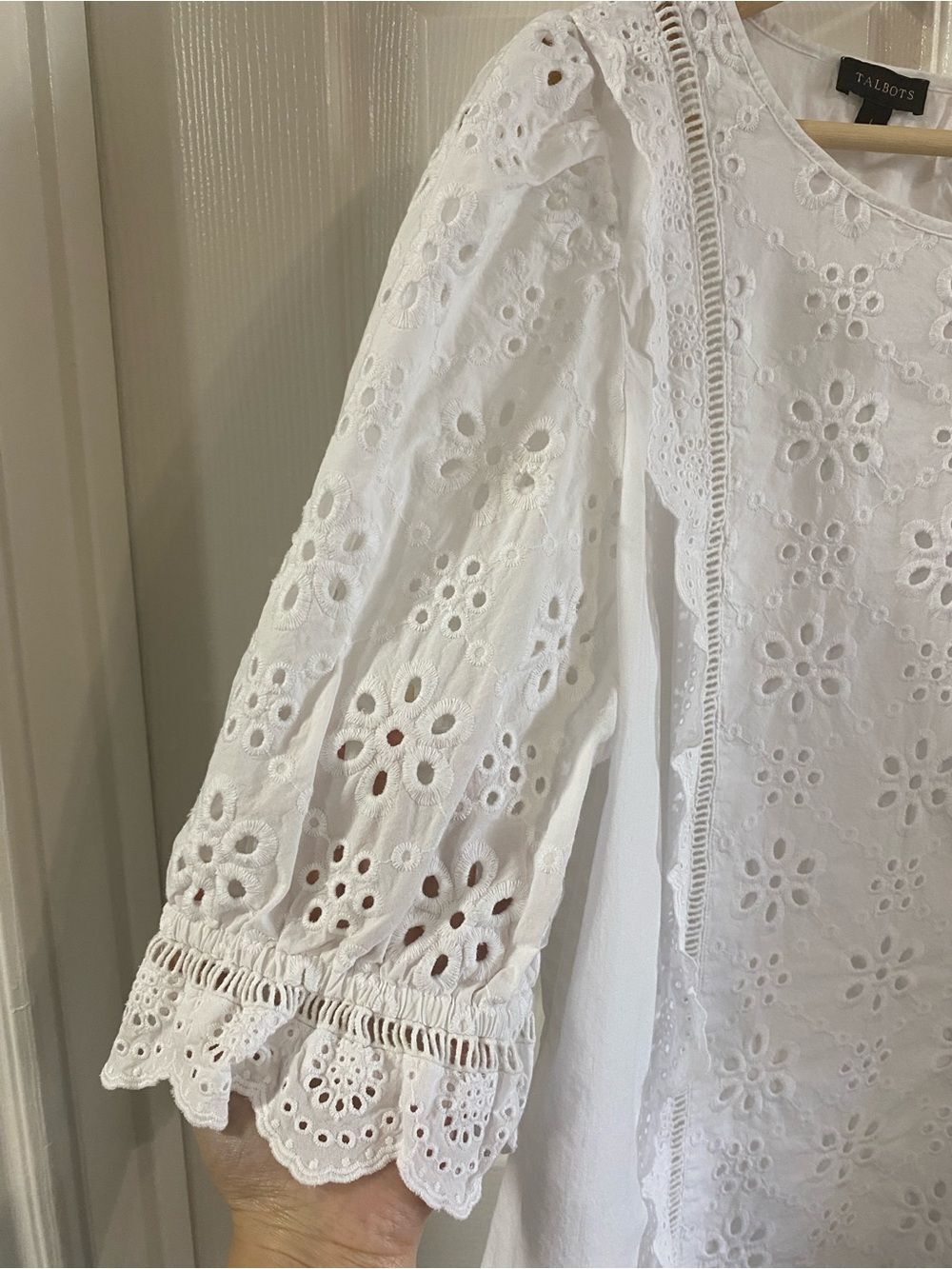 NWOT TALBOTS WMNS L Eyelet Lace White Blouse Puff Sleeves 100% COTTON - Picture 2 of 6